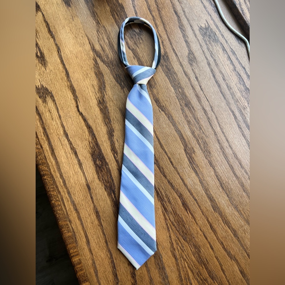 Stylish Blue Striped Tie
